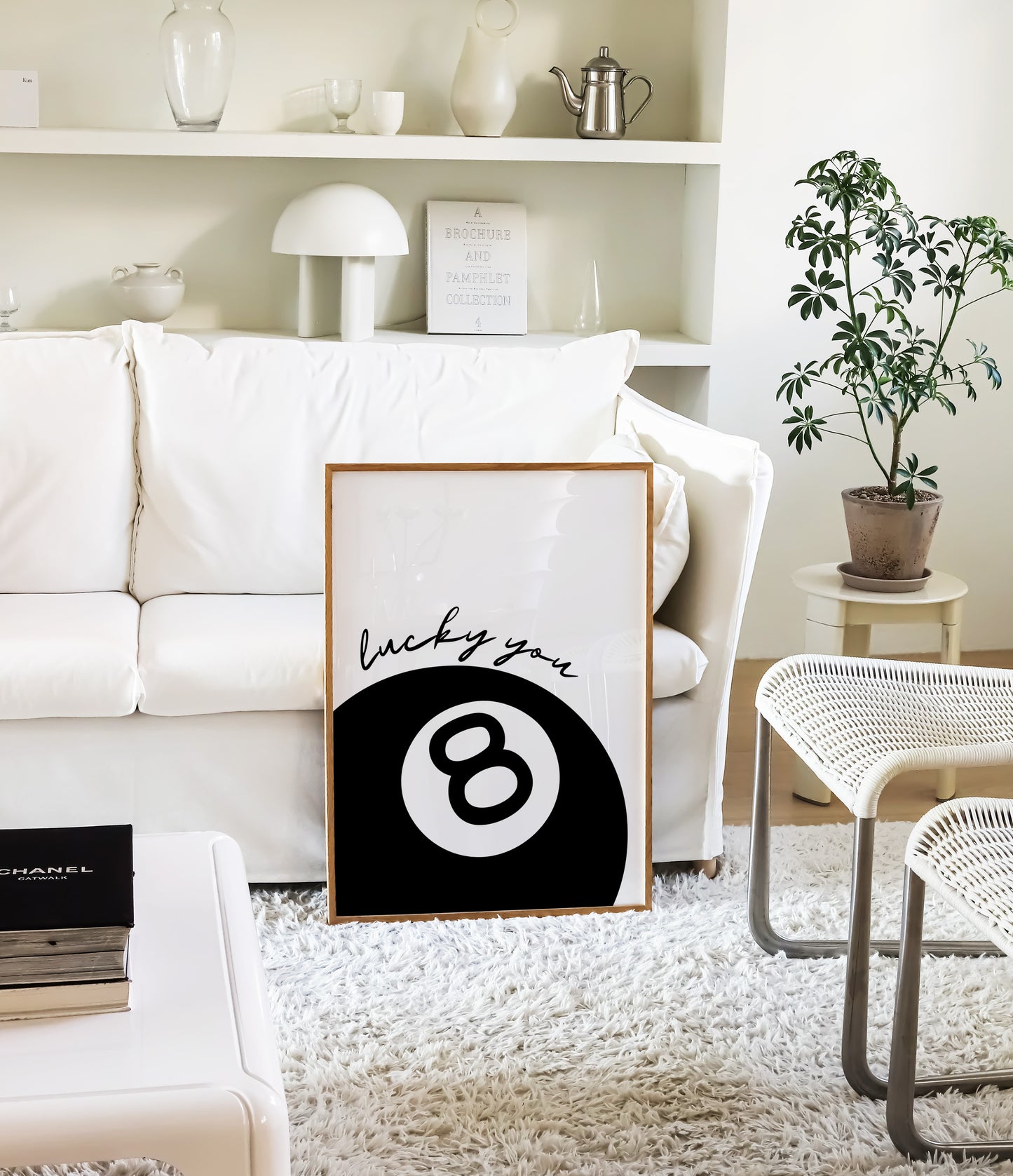 LUCKY 8 BALL - BLACK