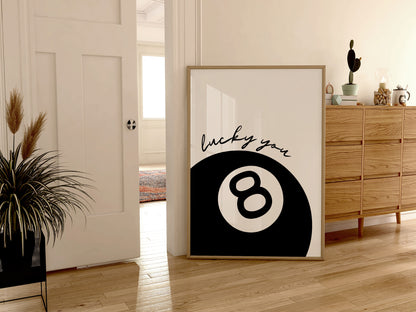 LUCKY 8 BALL - BLACK